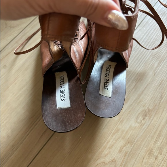 Women’s Lace Up Sandals - Picture 3 of 5